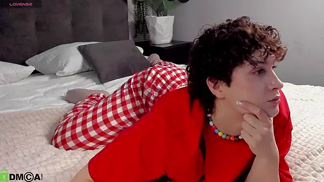 Adeline Perle online show from January 14, 3:34 am