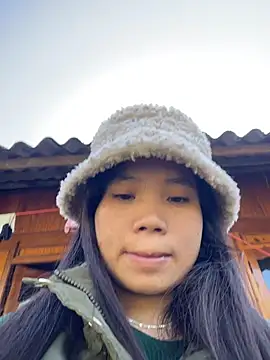 Snapshot of Ngoc-bbi chatting on November 30, 2:15 am Ngoc-bbi online show from November 30, 2:15 am