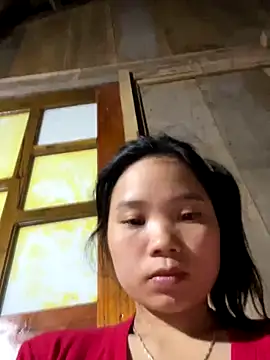 Snapshot of Ngoc-bbi chatting on December 14, 2:33 pm Ngoc-bbi online show from December 14, 2:33 pm