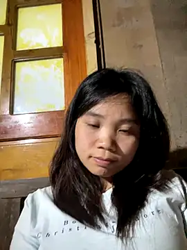 Snapshot of Ngoc-bbi chatting on December 16, 3:17 pm Ngoc-bbi online show from December 16, 3:17 pm