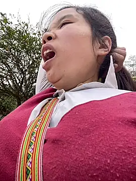 Snapshot of Ngoc-bbi chatting on December 22, 5:59 am Ngoc-bbi online show from December 22, 5:59 am