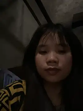 Snapshot of Ngoc-bbi chatting on February 8, 1:20 am Ngoc-bbi online show from February 8, 1:20 am