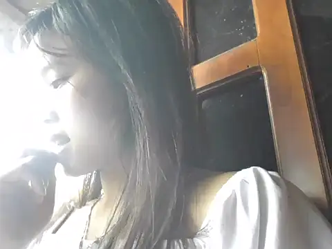 Snapshot of Ngoc-bbi chatting on May 2, 10:09 am Ngoc-bbi online show from May 2, 10:09 am