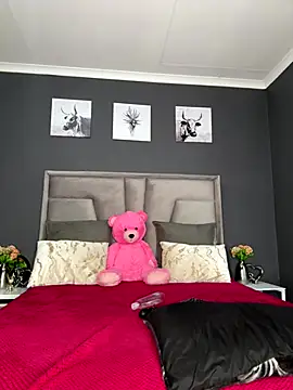 Ebony Warlock  online show from December 21, 10:00 am