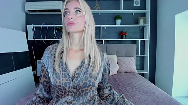 Snapshot of SabrinaSharm chatting on September 20, 11:55 am SabrinaSharm online show from September 20, 11:55 am