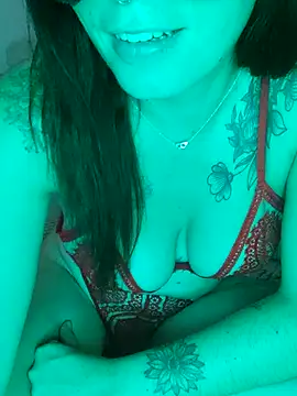 Snapshot of Sainte_bambi_ chatting on September 19, 6:52 pm Sainte bambi online show from September 19, 6:52 pm