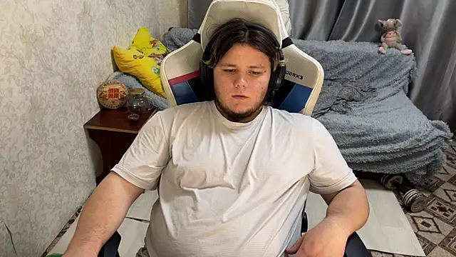 desiredude9 online show from September 24, 7:50 pm