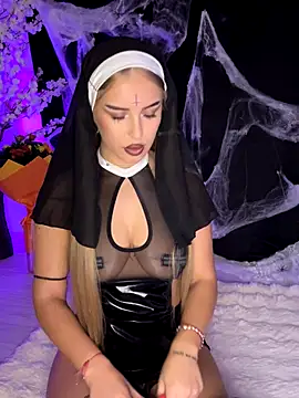 AubrieleRouj1 online show from October 31, 4:52 pm