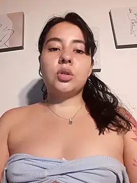 Snapshot of Yuli-27 chatting on October 14, 2:23 am Yuli-27 online show from October 14, 2:23 am