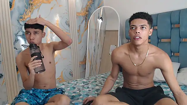 PRETTY FEM online show from April 13, 1:44 am