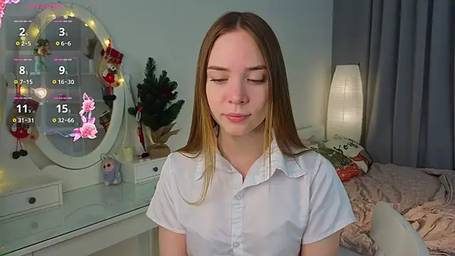 CarollSmithh online show from January 9, 9:05 pm