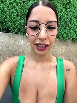 luvely online show from December 5, 9:00 pm