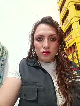 Snapshot of VERONICA__03 chatting on October 2, 1:40 pm VERONICA 03 online show from October 2, 1:40 pm