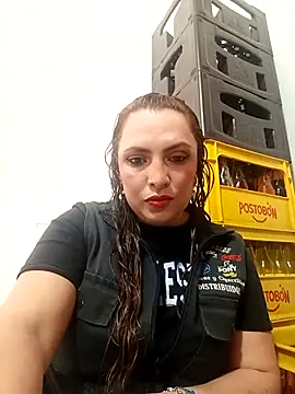 Snapshot of VERONICA__03 chatting on October 17, 1:35 pm VERONICA 03 online show from October 17, 1:35 pm