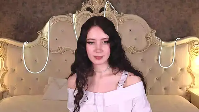 GraceMartinos online show from October 28, 9:06 pm