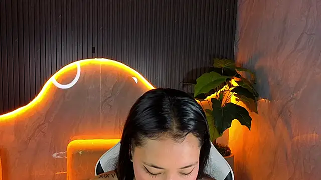 Snapshot of Hollypeyton_Tp chatting on September 9, 8:08 pm Hollypeyton Tp online show from September 9, 8:08 pm