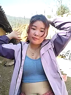 lylylove online show from February 5, 6:07 am