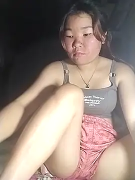 lylylove online show from April 8, 12:38 pm