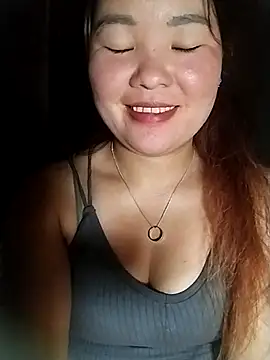 lylylove online show from July 8, 11:48 am