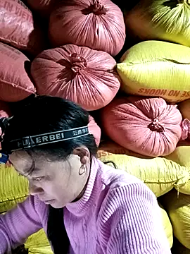 Snapshot of Sa2mh20 chatting on February 9, 1:04 pm Sa2mh20 online show from February 9, 1:04 pm