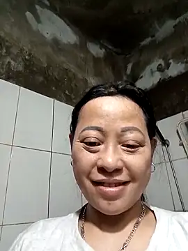 Snapshot of Sa2mh20 chatting on February 18, 1:07 pm Sa2mh20 online show from February 18, 1:07 pm