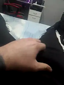 Snapshot of durellosbrodolone chatting on February 21, 6:09 pm durellosbrodolone online show from February 21, 6:09 pm