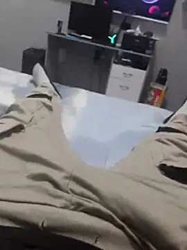 Snapshot of durellosbrodolone chatting on February 25, 9:57 pm durellosbrodolone online show from February 25, 9:57 pm