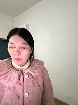 xiiuuff18 online show from February 26, 4:11 am