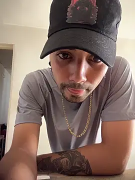 Snapshot of Deymon0777 chatting on February 26, 4:50 pm Deymon0777 online show from February 26, 4:50 pm