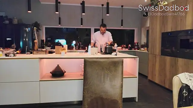 SwissDadbod online show from September 12, 8:09 pm