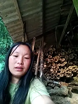 miss-su online show from April 10, 10:09 am