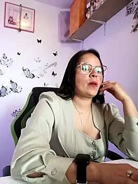 Snapshot of Daliz_Leon chatting on September 24, 3:48 pm Daliz Leon online show from September 24, 3:48 pm