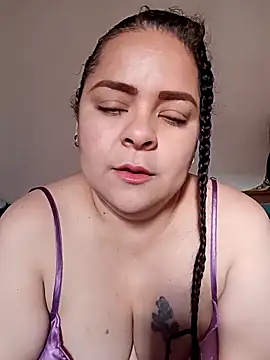 Snapshot of Miss_Adriana01 chatting on February 6, 5:16 pm Miss Adriana01 online show from February 6, 5:16 pm