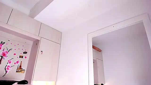 Stefannyevans  online show from October 9, 12:47 pm