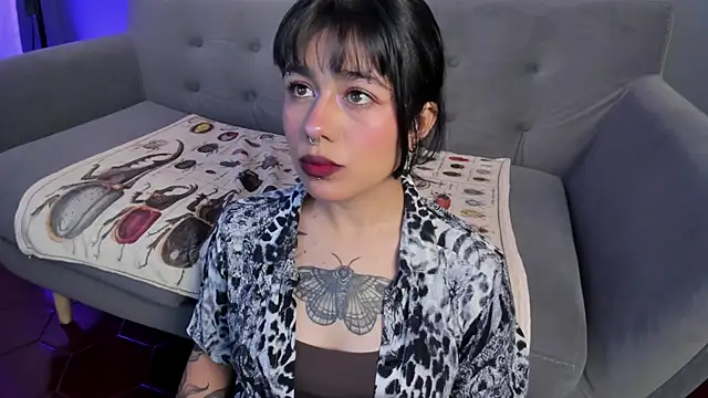 flower smith  online show from April 6, 12:28 pm