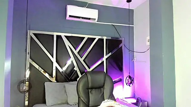 Snapshot of Julieth_brown_ chatting on September 27, 8:47 pm Julieth brown online show from September 27, 8:47 pm