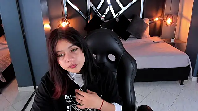 Snapshot of Julieth_brown_ chatting on October 11, 7:34 pm Julieth brown online show from October 11, 7:34 pm