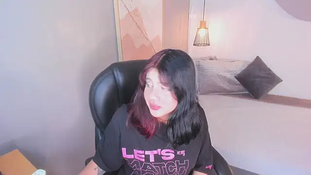 Snapshot of Julieth_brown_ chatting on November 14, 8:07 pm Julieth brown online show from November 14, 8:07 pm