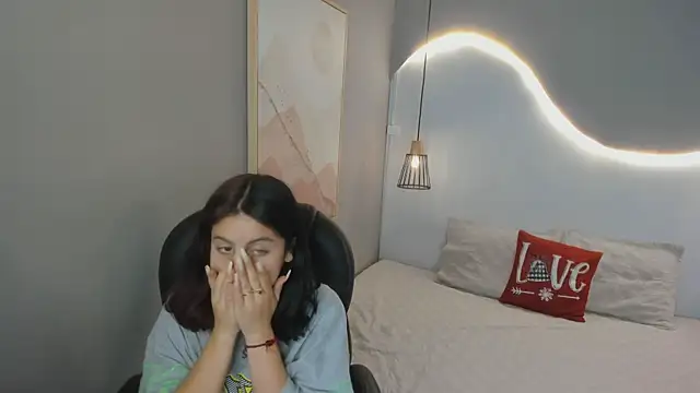 Snapshot of Julieth_brown_ chatting on November 20, 6:40 pm Julieth brown online show from November 20, 6:40 pm