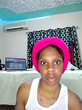 Snapshot of PinkSkyyy chatting on December 22, 2:30 am PinkSkyyy online show from December 22, 2:30 am