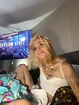 ittybittymeryssa online show from August 6, 4:47 am