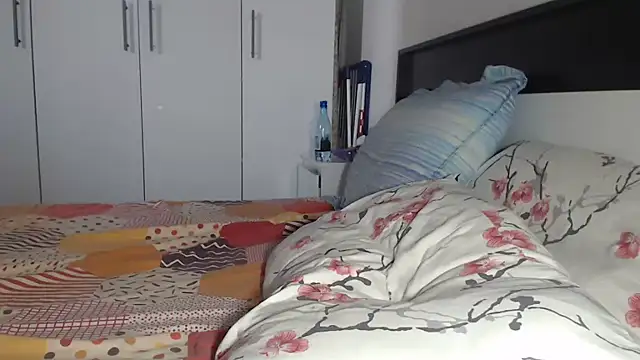 petite danielle online show from June 17, 4:48 am