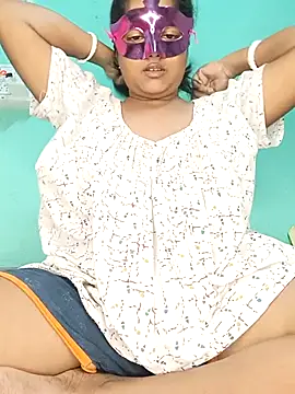 Snapshot of mimi87hoty chatting on July 16, 6:47 pm mimi87hoty online show from July 16, 6:47 pm