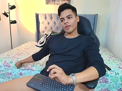 stewart mateo  online show from September 20, 3:07 am