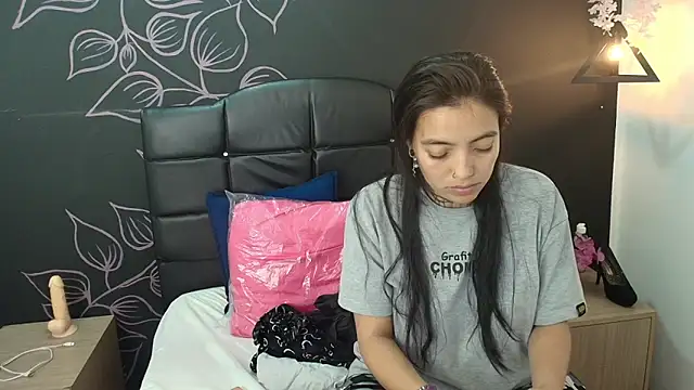 LiaMonroee  online show from December 16, 11:59 am