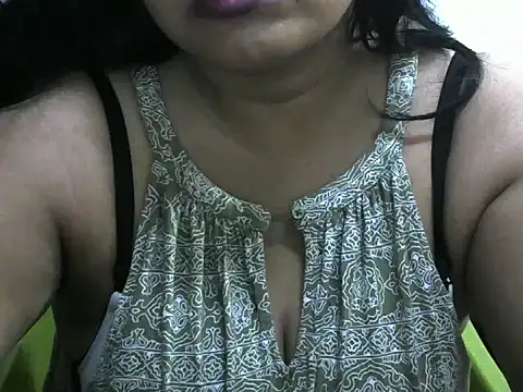 Snapshot of bosemalini chatting on September 29, 5:07 pm bosemalini online show from September 29, 5:07 pm