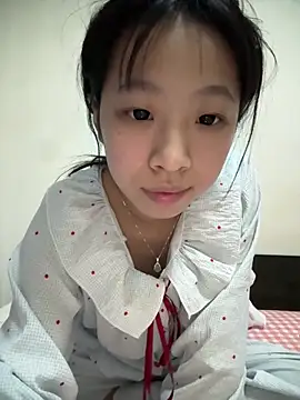 Snapshot of jingjing005 chatting on May 5, 3:53 pm jingjing005 online show from May 5, 3:53 pm