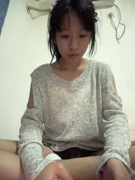 Snapshot of jingjing005 chatting on May 11, 12:55 pm jingjing005 online show from May 11, 12:55 pm