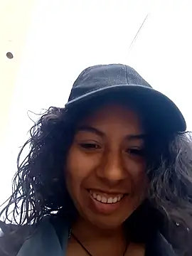 Snapshot of Syndel23 chatting on April 29, 2:54 pm Syndel23 online show from April 29, 2:54 pm
