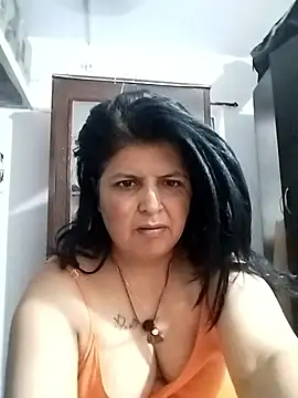 Snapshot of Jann_Riya333 chatting on April 18, 2:04 am Jann Riya333 online show from April 18, 2:04 am